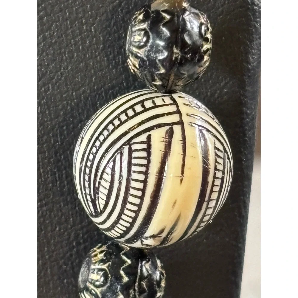 Vintage Boho Carved Geometric Bead‎ & Shell Strand Necklace Cream Black Tan